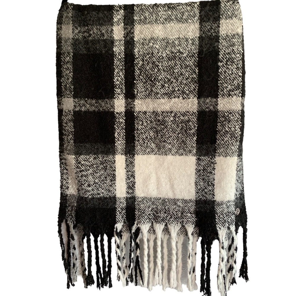 Calvin Klein Black and White Winter Scarf